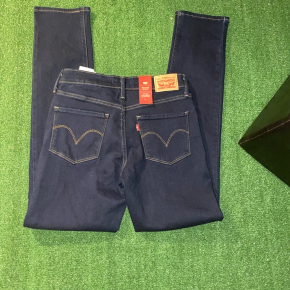 Levi Blue Denim  Jeans - Picture 3 of 4